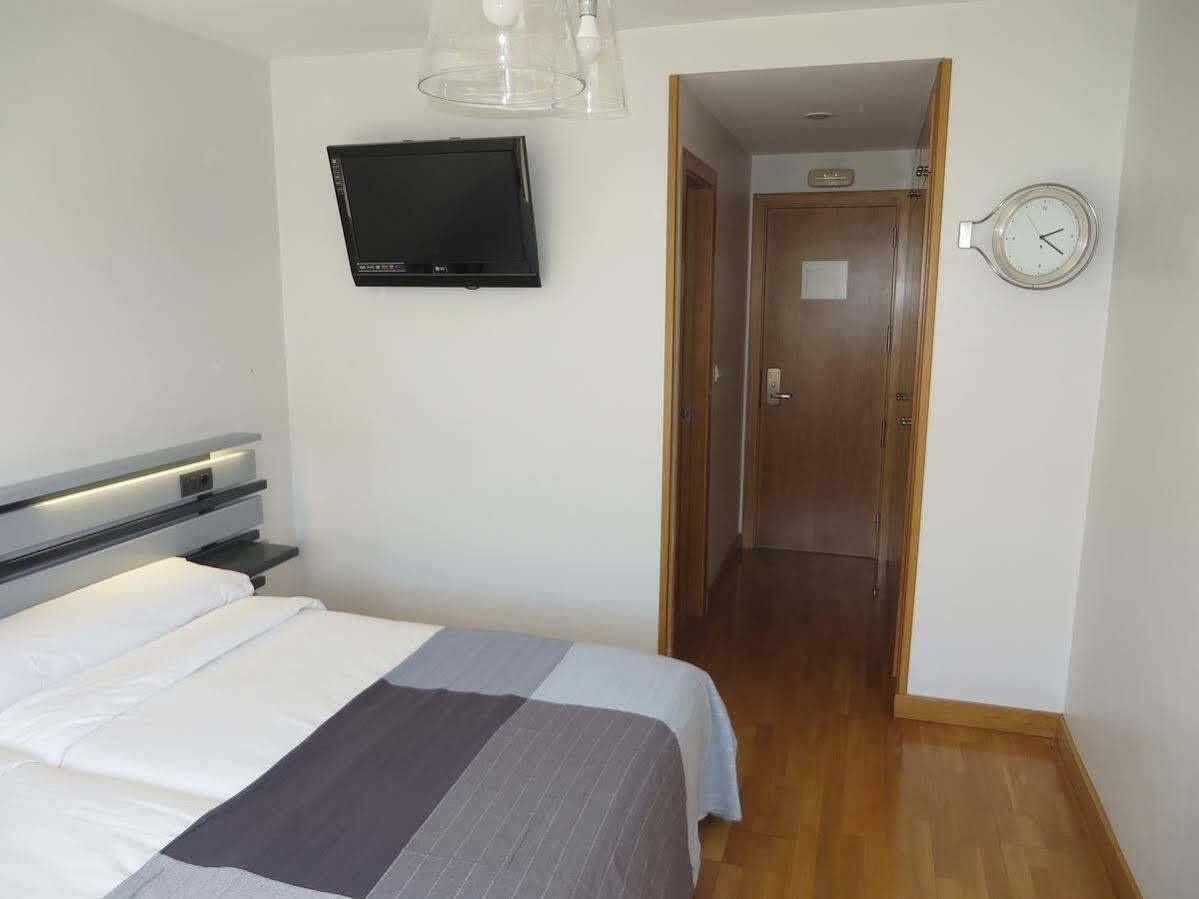 Hotel Ofi ア・コルーニャ エクステリア 写真